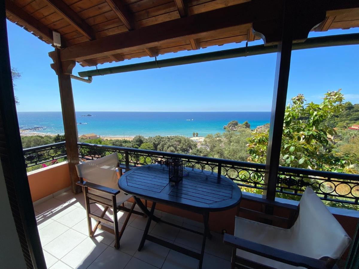 Papadatos Apts With Amazing View - 5Mins From The Beach Kontogialos Екстер'єр фото