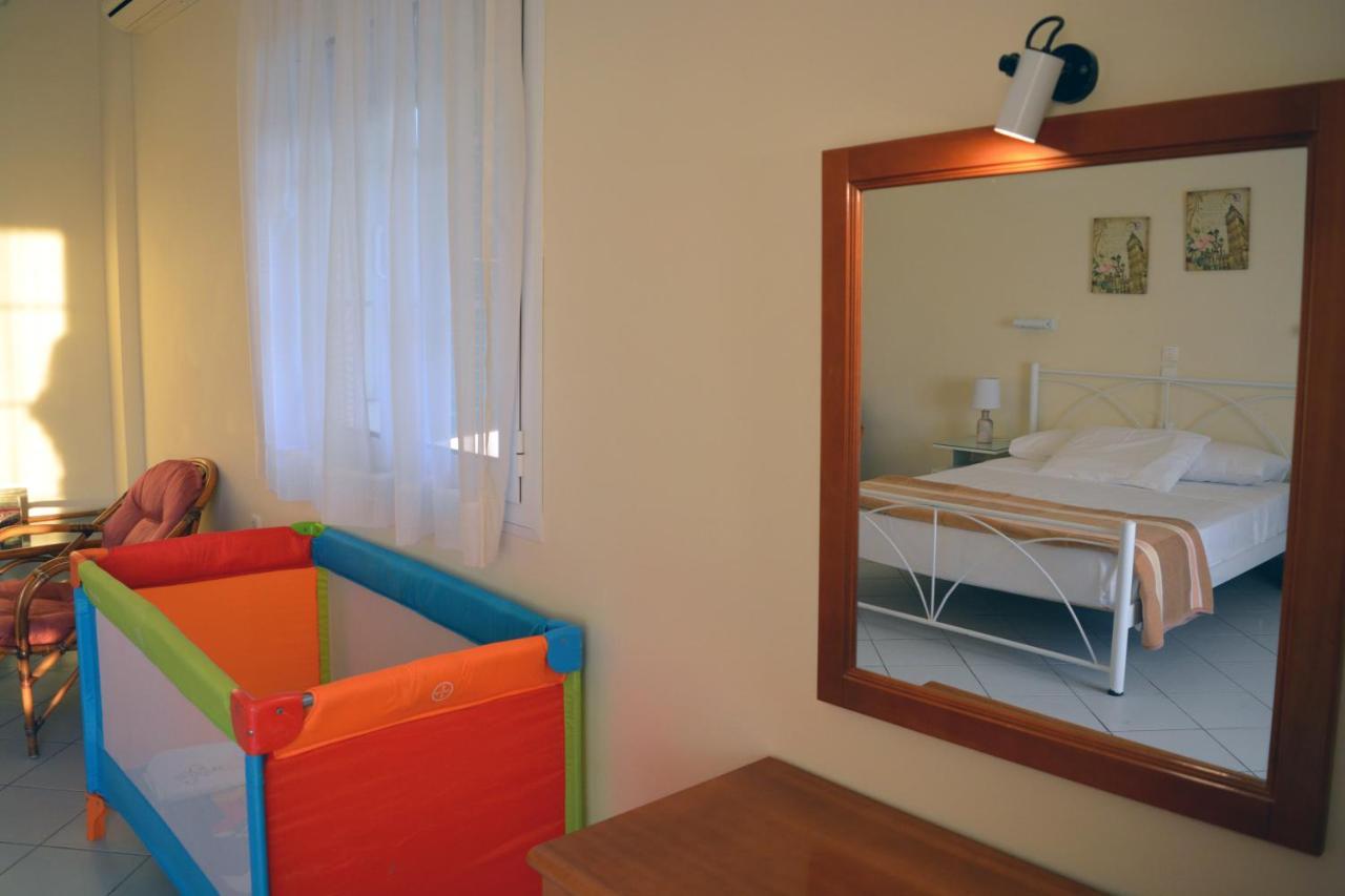 Papadatos Apts With Amazing View - 5Mins From The Beach Kontogialos Екстер'єр фото