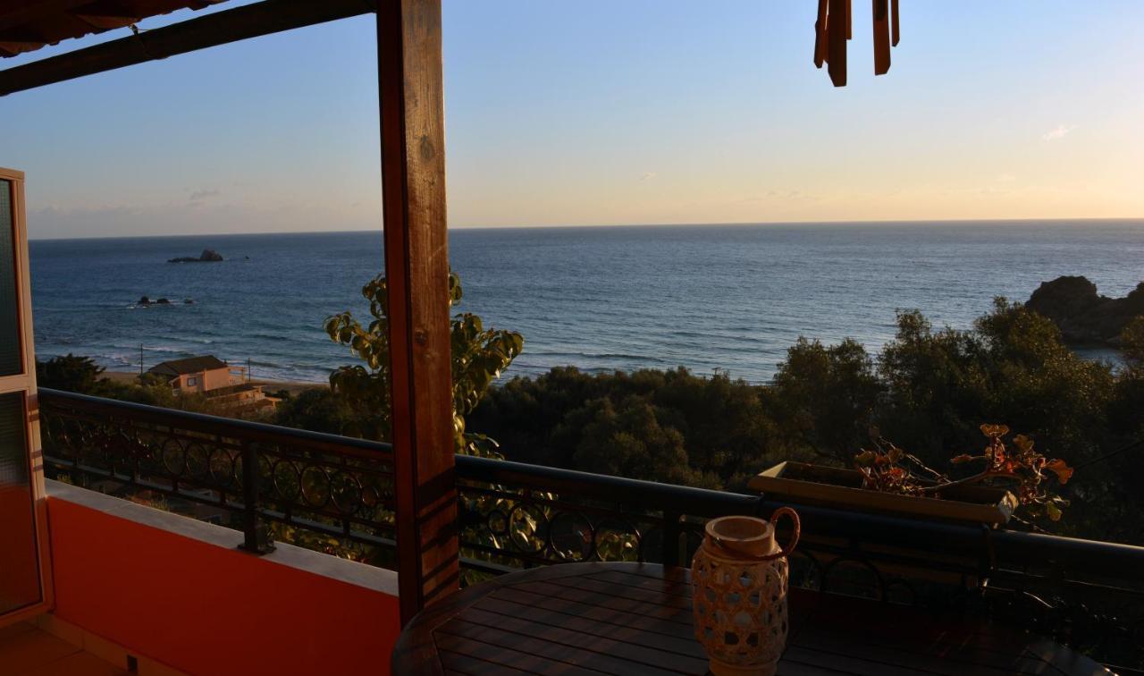 Papadatos Apts With Amazing View - 5Mins From The Beach Kontogialos Екстер'єр фото