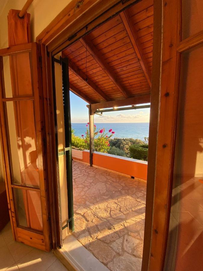 Papadatos Apts With Amazing View - 5Mins From The Beach Kontogialos Екстер'єр фото