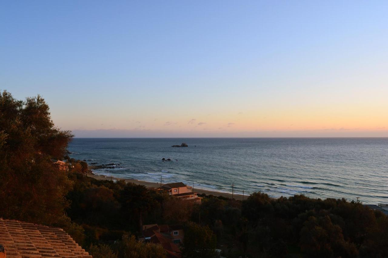 Papadatos Apts With Amazing View - 5Mins From The Beach Kontogialos Екстер'єр фото