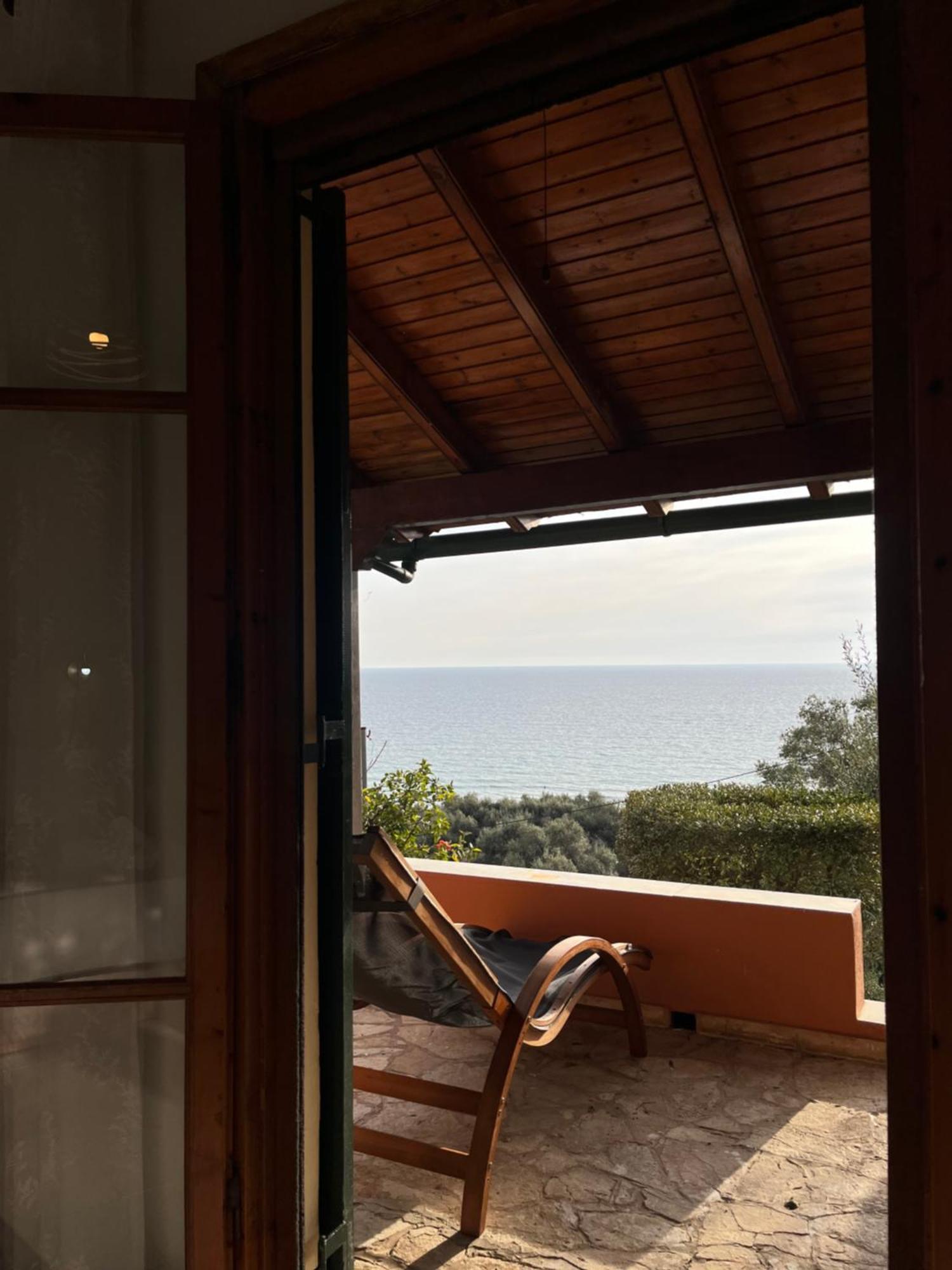 Papadatos Apts With Amazing View - 5Mins From The Beach Kontogialos Екстер'єр фото