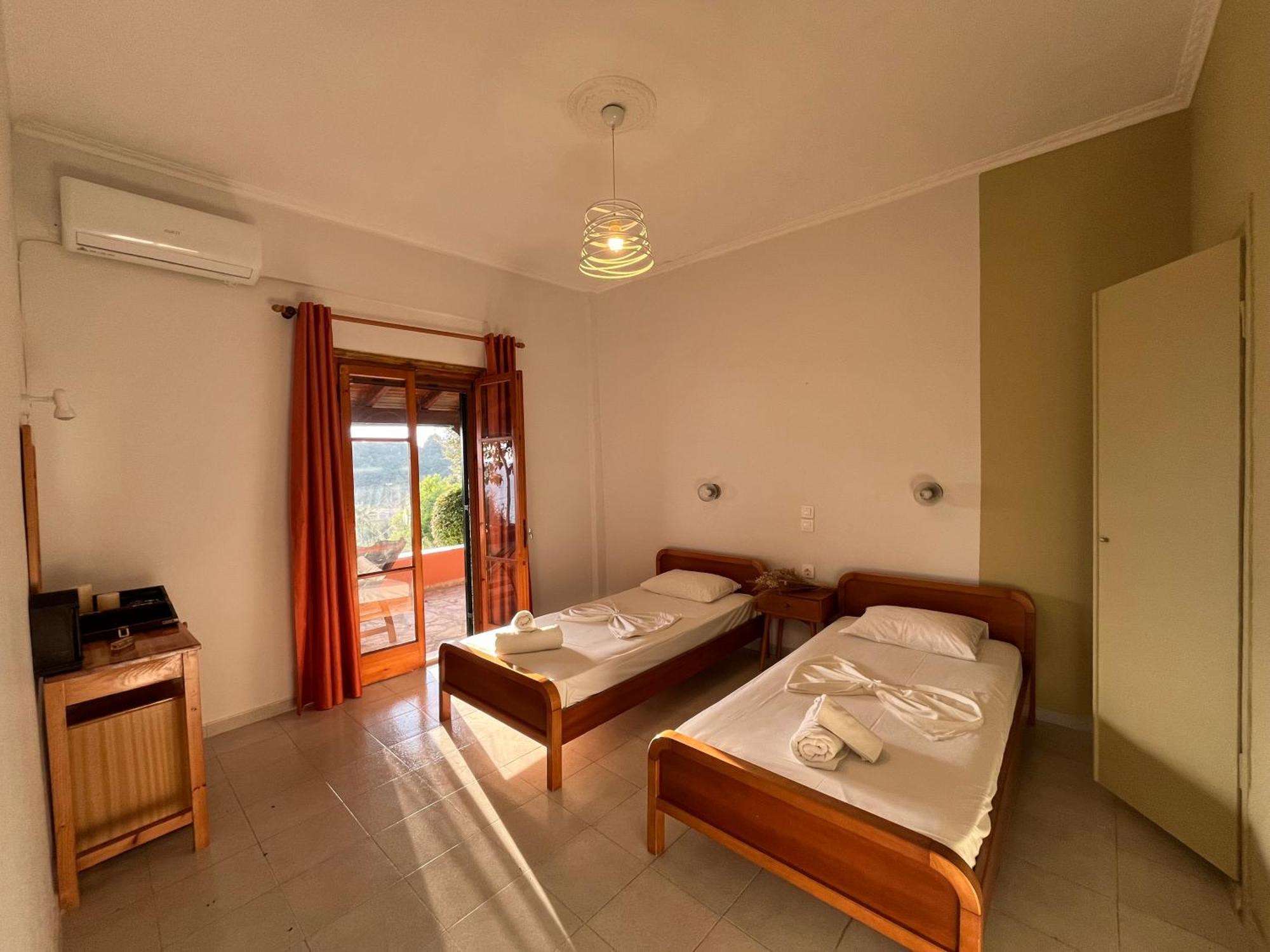 Papadatos Apts With Amazing View - 5Mins From The Beach Kontogialos Екстер'єр фото